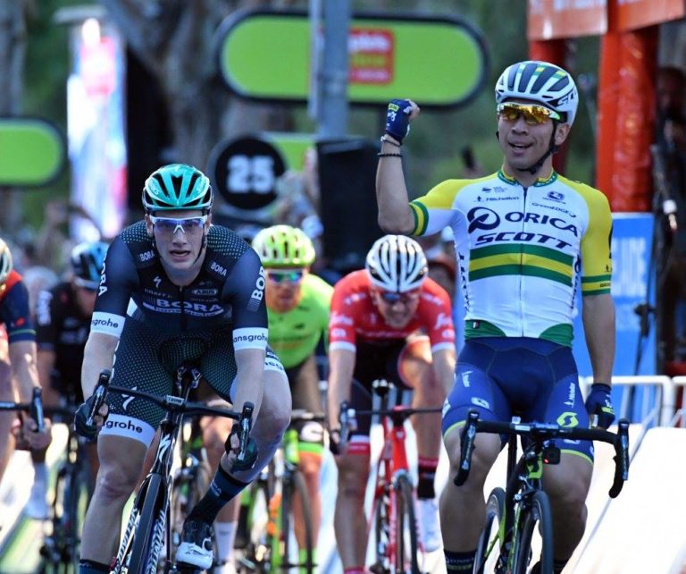 Caleb Ewan leva o primeiro sprint da temporada!