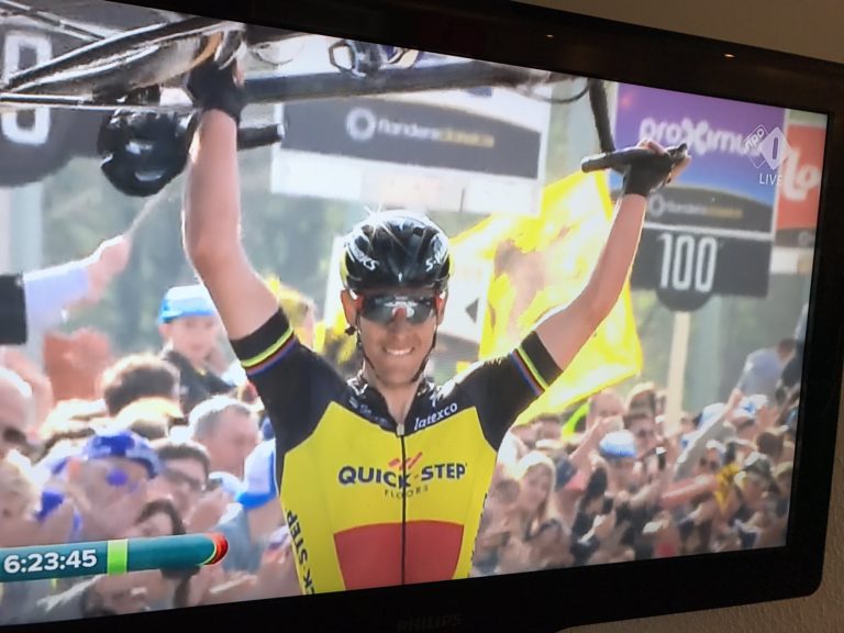 Espetacular Gilbert vence Volta a Flandres