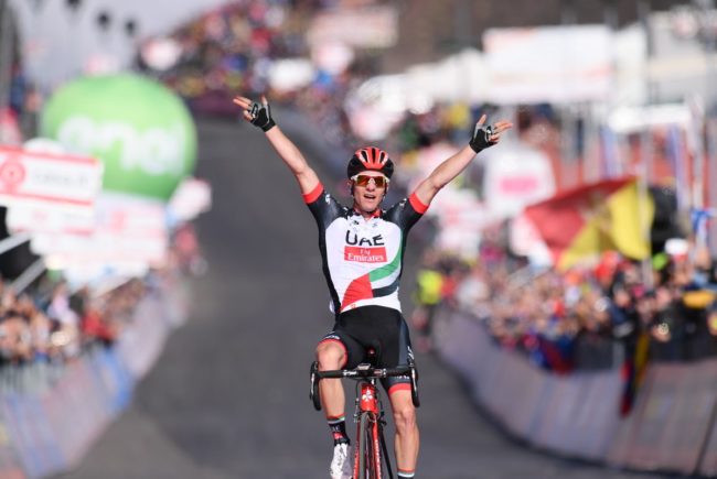Jan Polanc vence no vulcão Etna, Bob Jungels assume Maglia Rosa