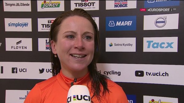 Annemiek van Vleuten vence Mundial CRI