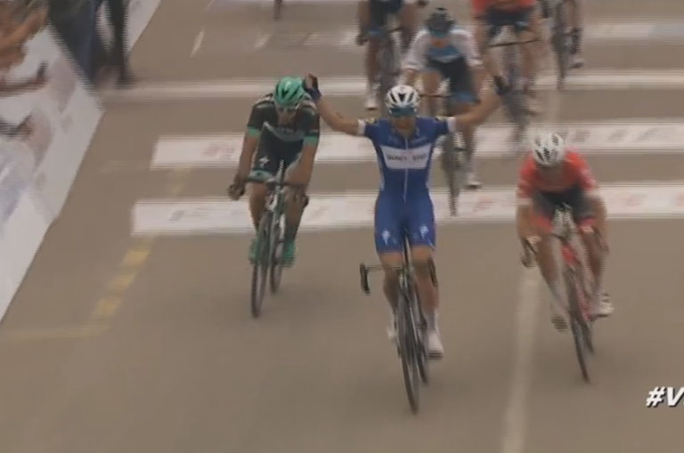 Gaviria cai e abandona e argentino Richeze vence etapa!