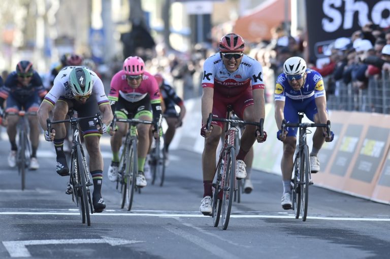 Kittel vence sprint com Sagan em segundo!