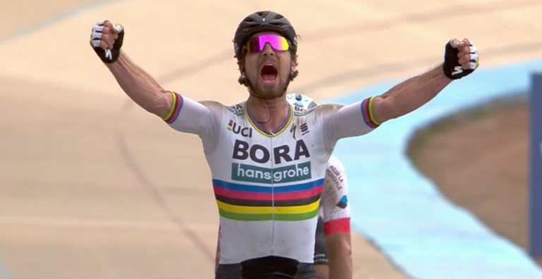 Peter Sagan ataca 50km do fim e vence Paris Roubaix