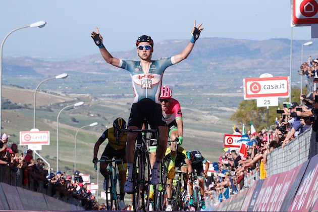 Tim Wellens vence na Sicília, Rohan Dennis mantém liderança no Giro