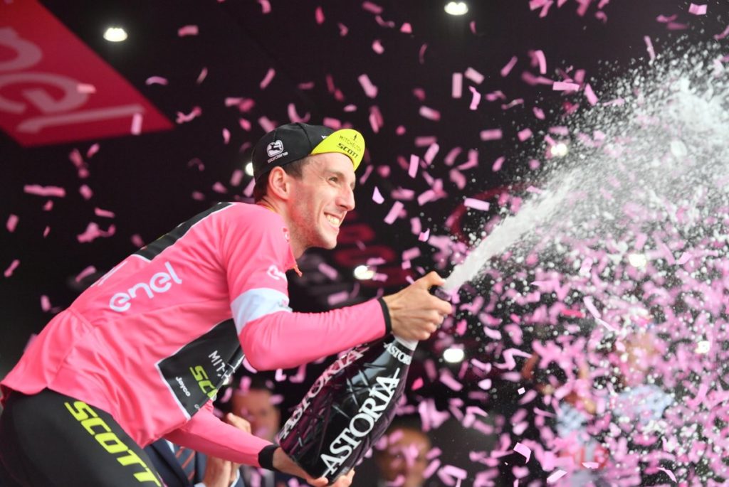 Simon Yates com a Maglia Rosa no Giro 2018