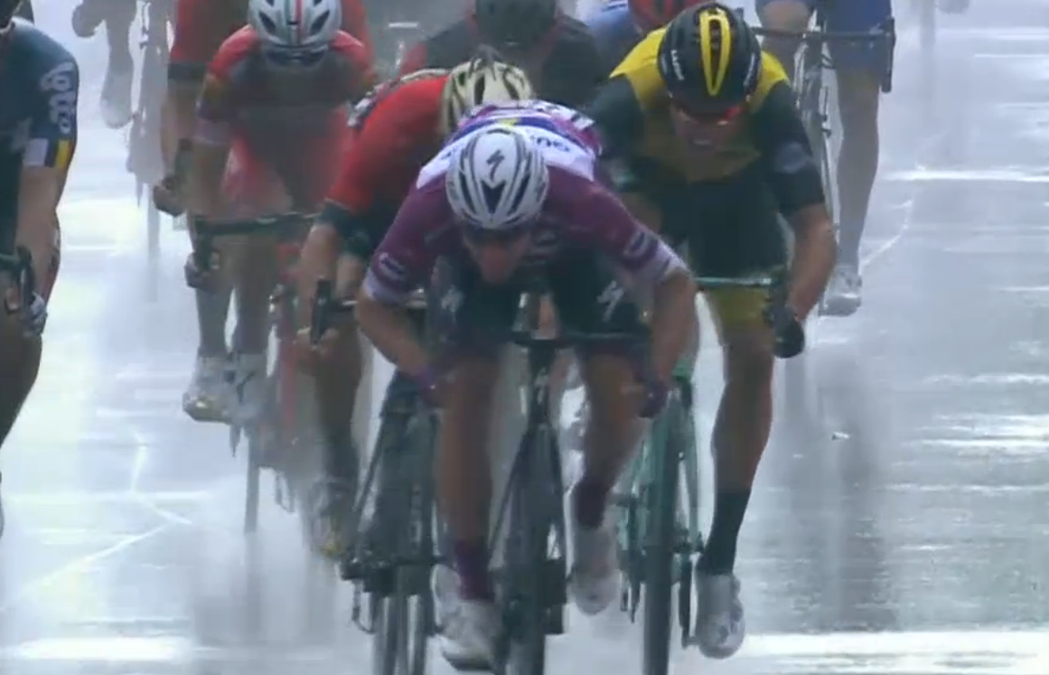 Elia Viviani vence sprint em Iseo!