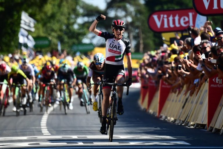 Daniel Martin vence no Mur de Bretagne, Avermaet segue líder