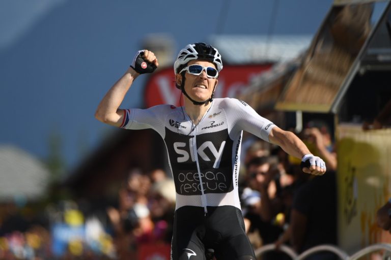 Sky vence com Geraint Thomas que ganha a etapa e assume camisa amarela