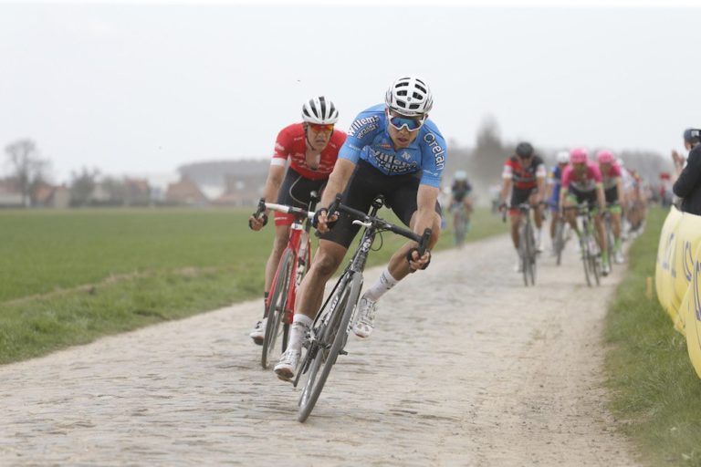 Wout van Aert chuta o balde na futura Roompot-Crélan!