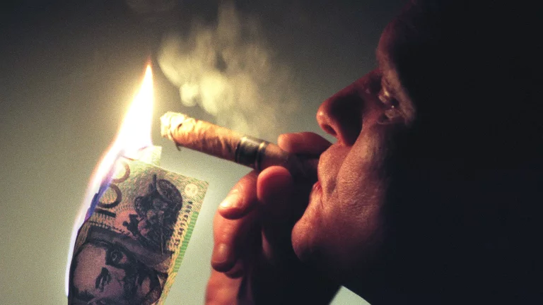 O velódromo do Pan segue a caminho de virar sucata.