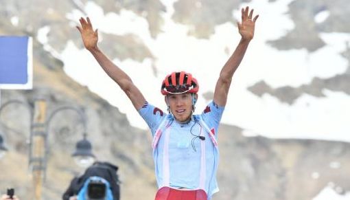 Zakarin vence em meio a neve no Giro 2019!