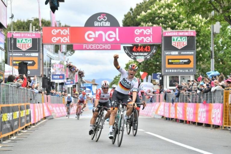 Pascal Ackermann vence sprint na 2ª etapa do Giro 2019