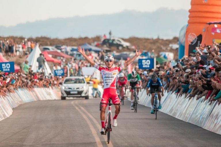 Miguel Florez da Androni Giocattoli vence em Alto del Colorado após Magno Prado fazer bonito na fuga!