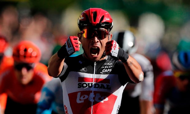 Caleb Ewan chuta a macumba de lado e vence no Tour de France!