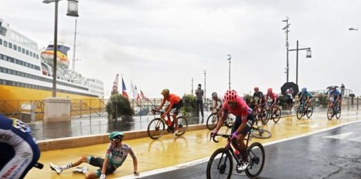 Chuva tornou etapa do Tour de France Caótica