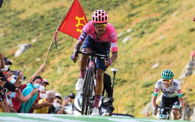 Martinez vence em chegada ao alto em etapa espetacular no Tour de France