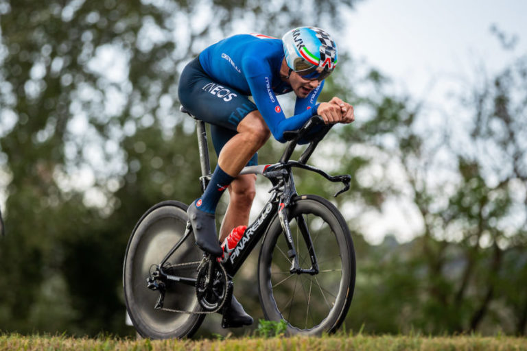 Filippo Ganna é campeão mundial contra o relógio