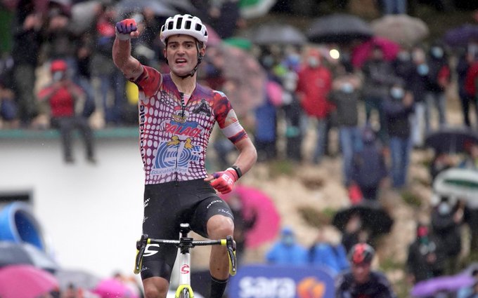 Português Ruben Guerreiro vence no Giro!
