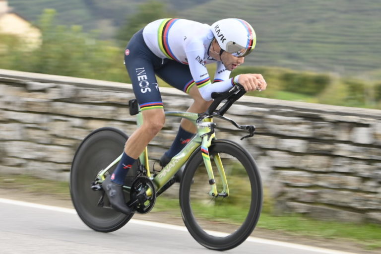 Filippo Ganna vence no Giro, João Almeida amplia vantagem na luta pela Maglia Rosa!