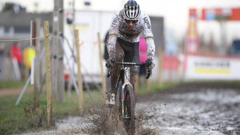 Van der Poel vence em Bredene a última corrida de 2020