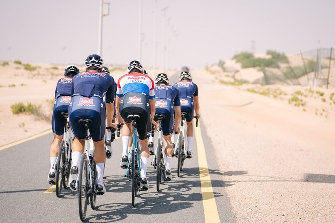 Equipe Alpecin Fenix durante UAE Tour | Foto Divulgação