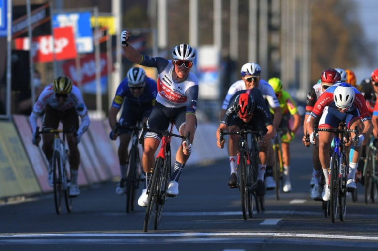 Mads Pedersen vence a KBK pela Trek Segafredo!