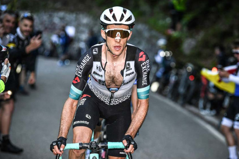 Simon Yates chegada ao alto no Giro