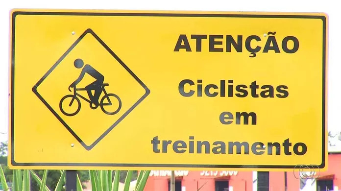 Placa Ciclistas em Treinamento no Tocantins | Foto TV Anhanguera