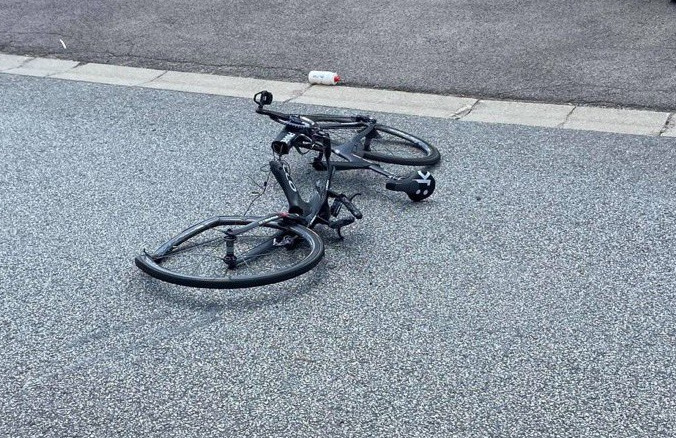 Bicicleta de Tom Pidcock após acidente em Andorra | Foto @La Flamme Rouge