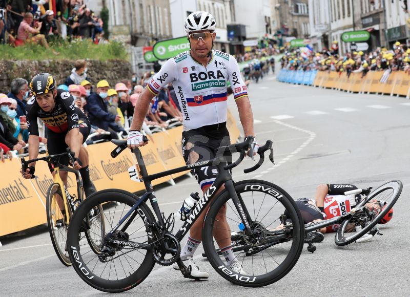 Caleb Ewan e Peter Sagan caem no Tour de France | Foto Chiristophe Petit Tesson