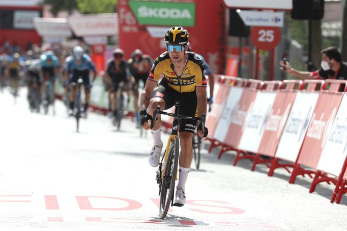 Roglic vence na Vuelta em chegada duríssima!