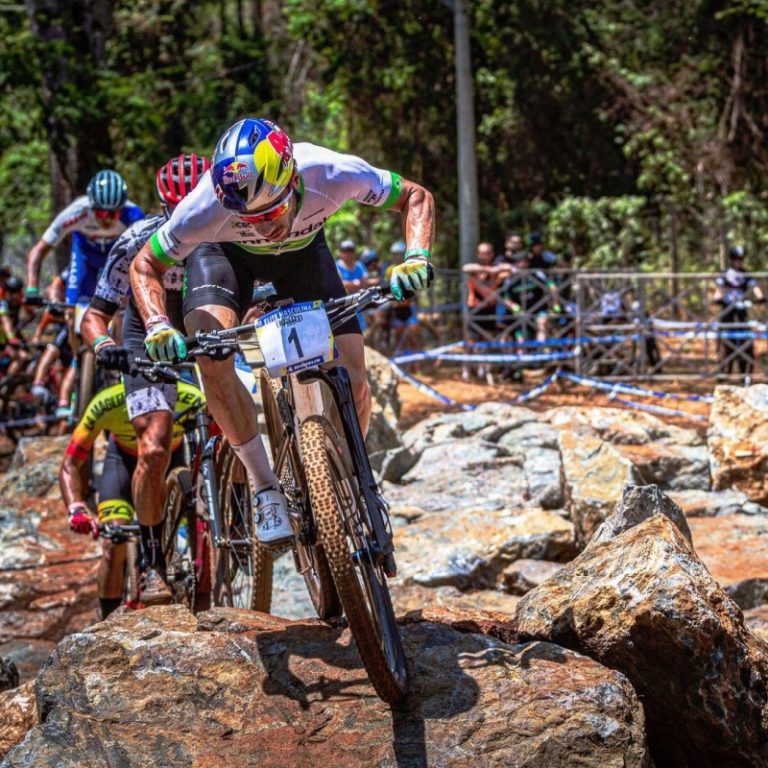 Avancini e Karen Olímpio dominam XCC pela Copa Internacional de MTB em Araxá!