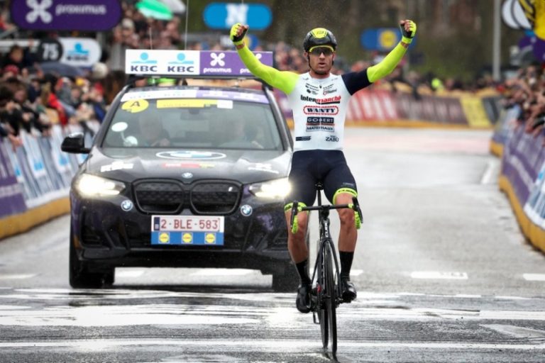 Dia da fuga na clássica dos velocistas! Alexander Kristoff venceu a Scheldeprijs