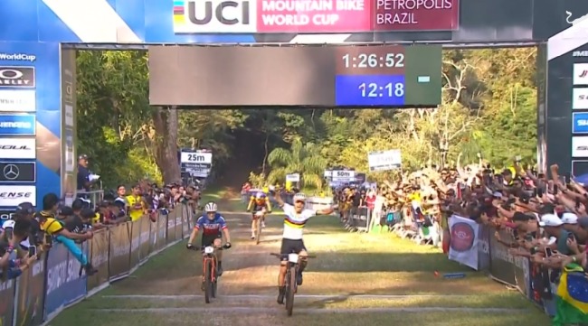 Nino Schurter vence MTB XCO em Petrópolis | Captura TV