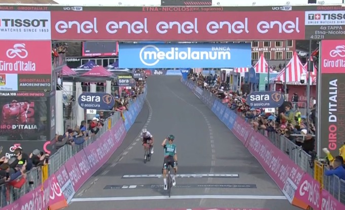 Em escalada ao Vulcão Etna o Giro tem vitória para o alemão Lennard Kamna!