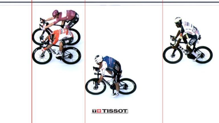 Na foto, Arnaud Démare venceu a segunda consecutiva no Giro!