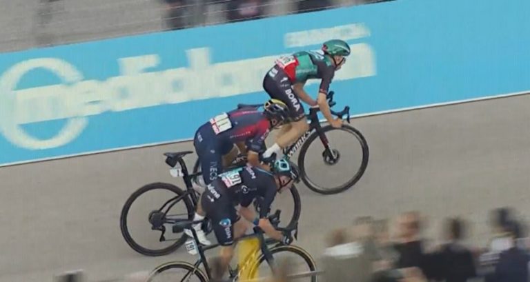 Jay Hindley vence sprint em subida no Blockhaus pelo Giro!