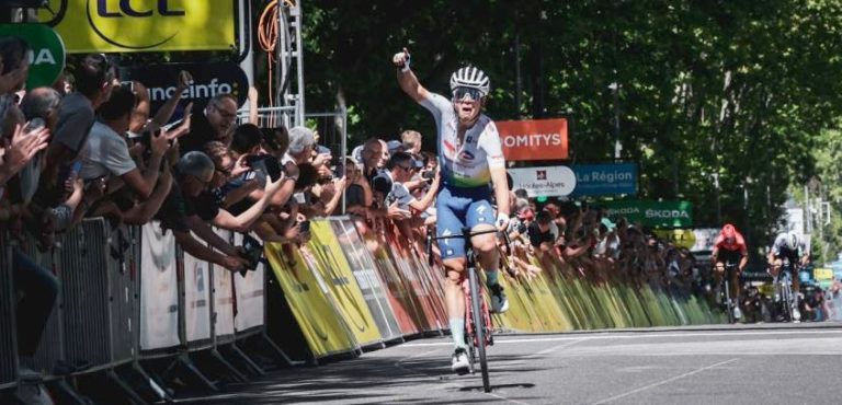 Dia da fuga no Dauphiné tem pódio todo francês e Wout van Aert segue liderando!