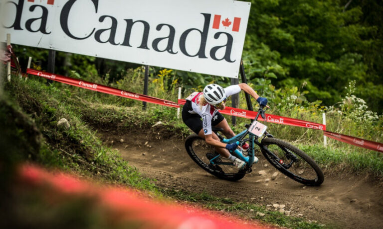 Jolanda Neff e Filippo Colombo vencem XCC pela Copa do Mundo de MTB no Canadá