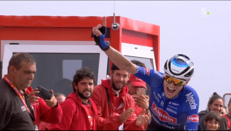 Jay Vine vence novamente na Vuelta e assume camisa de rei da montanha!