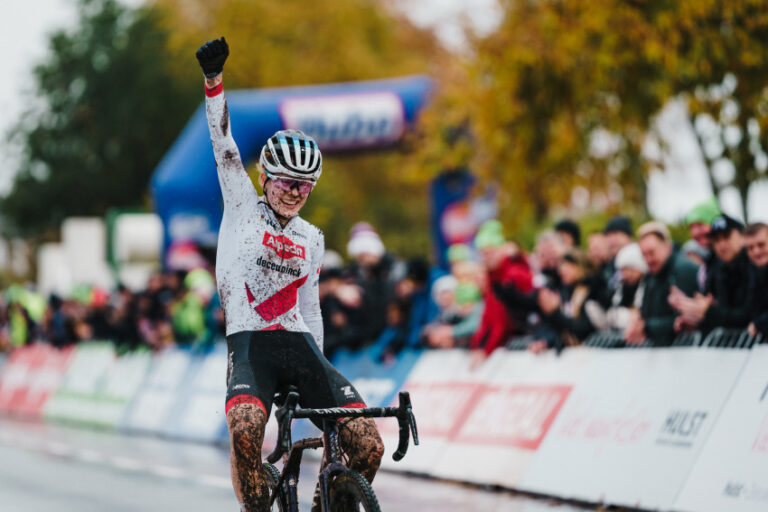 Puck Pieterse vence a segunda seguida pela Copa do Mundo de CX