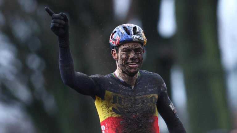 Wout van Aert vence última corrida do ano na Bélgica