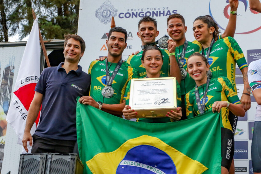 Time Brasileiro no Revezamento Misto conquista prata no Pan-Americano de MTB