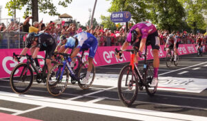 Alberto Dainese vence etapa do Giro d'Italia | foto Getty
