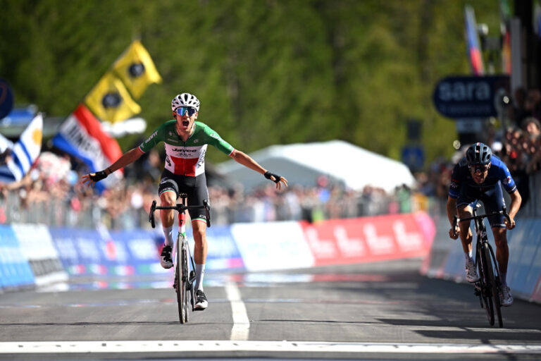 Campeão italiano Filippo Zana vence no Giro! Thomas segue líder