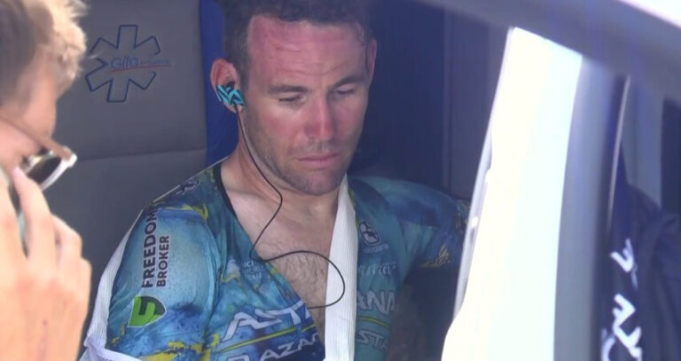 Mark Cavendish fratura clavícula e abandona o Tour de France