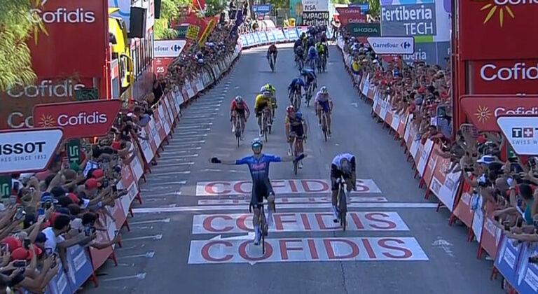 Primeiro sprint da Vuelta tem vitória australiana com Kaden Groves