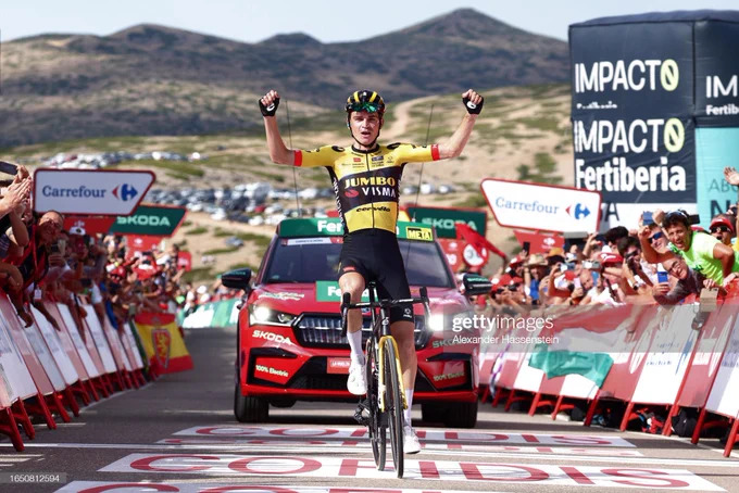 Sepp Kuss vence na Vuelta, Lenny Martinez é o novo líder