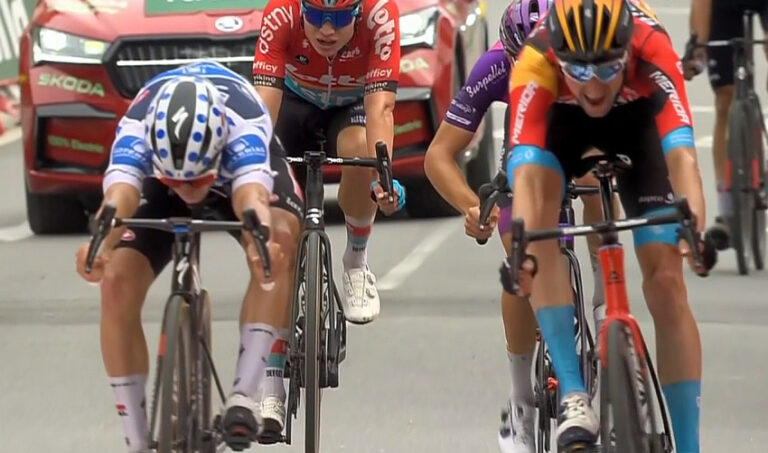 Wout Poels vence penúltima etapa da Vuelta em chegada com jeito de clássica