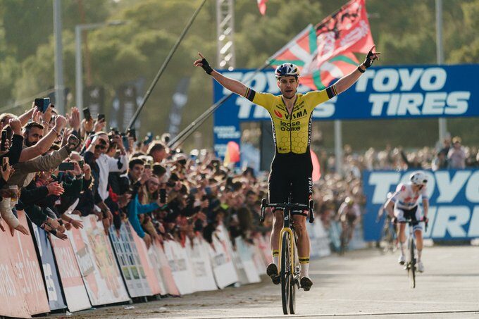 Wout van Aert e vence na Copa do Mundo de Cyclo-cross na Espanha